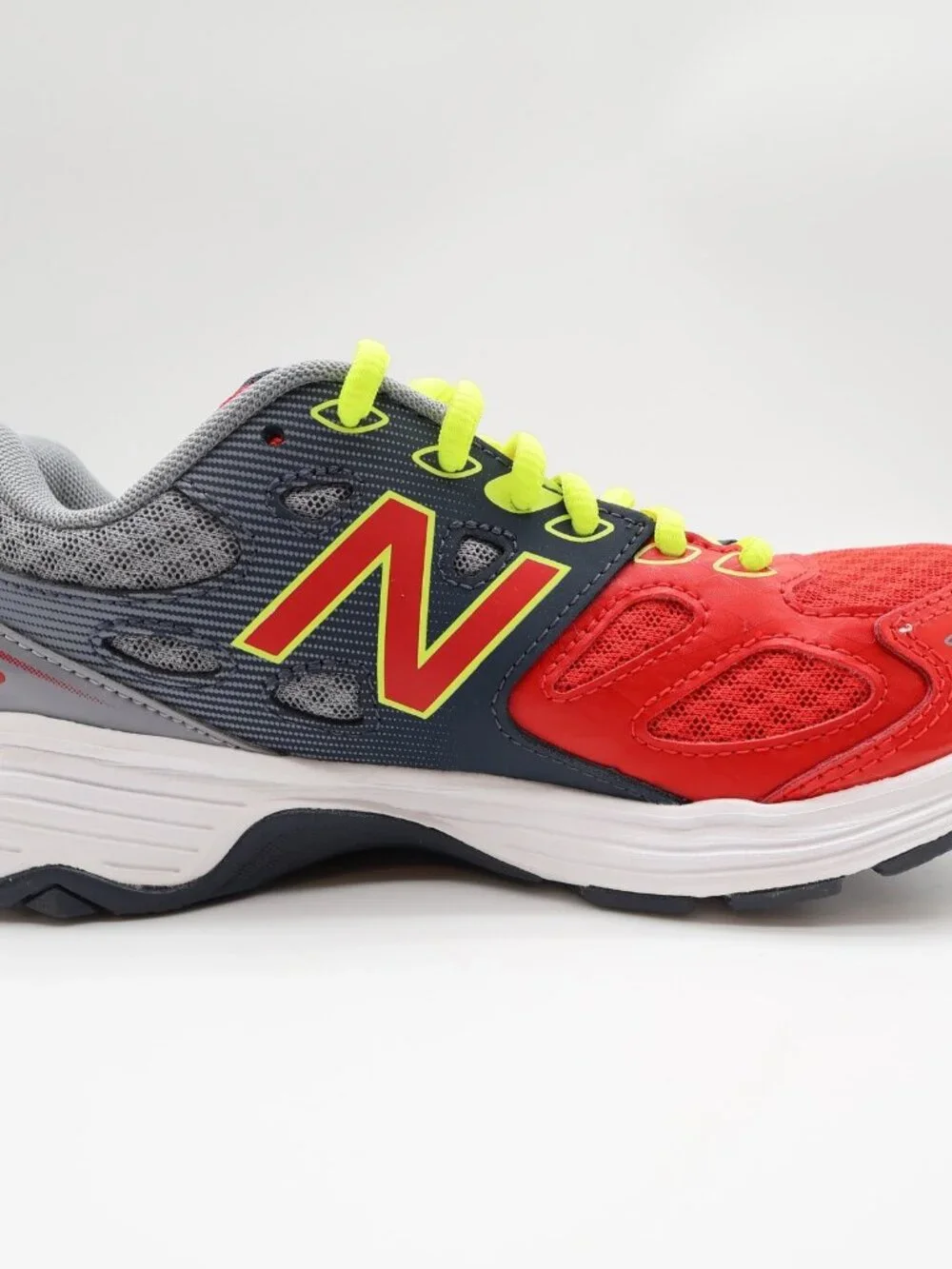 New Balance 680 Running Shoes Boys 2.5 Red Synthetic Mesh Athletic KR680RDY